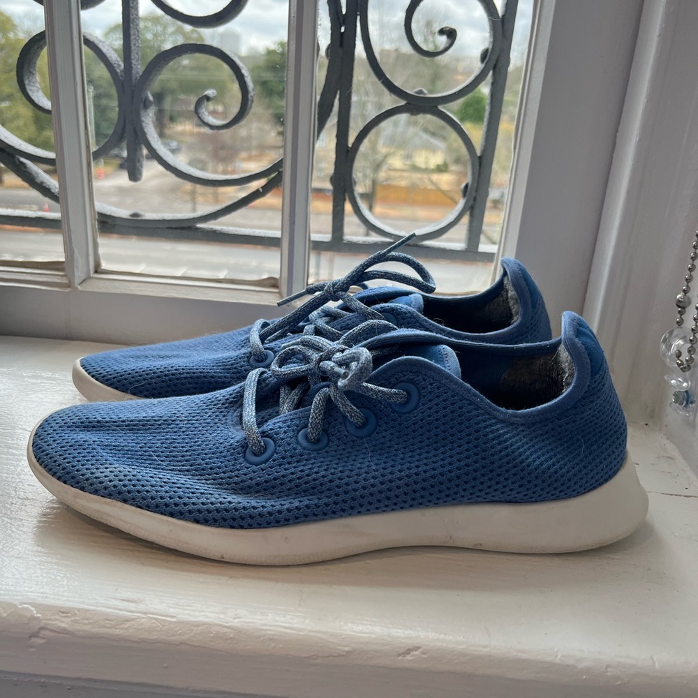 Men’s Allbirds shoes size 10